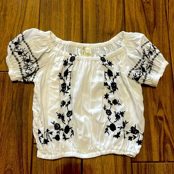 Japan’s large blouse crop top embroidered flowers - Picture 1 of 2